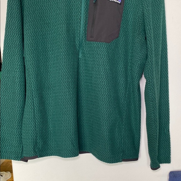 Patagonia R1 Air Zip Neck Fleece Size Large - Picture 3 of 13